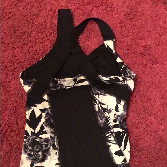 lululemon tank top - Picture 2 of 4